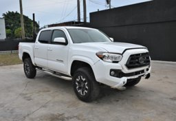Picture of 2020 Toyota Tacoma Double Cab