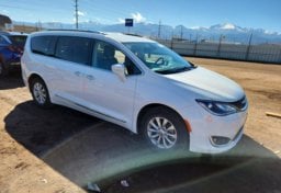 Picture of 2019 Chrysler Pacifica